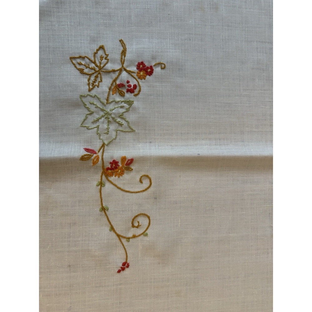 Vtg. Hand Embroidered Fall Thanksgiving Tablecloth Scallop Edge 56x77 Ivory - Picture 2 of 10